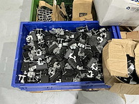 Partij profielklemmen en dakhaken - afbeelding 5 van  7