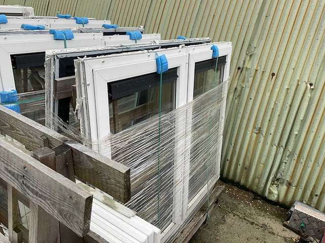 Partij profiline kunststof kozijnen - afbeelding 8 van  11