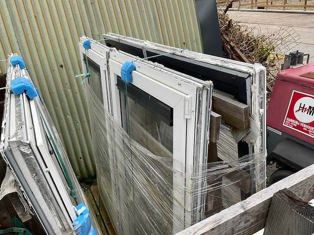 Partij profiline kunststof kozijnen - afbeelding 9 van  11