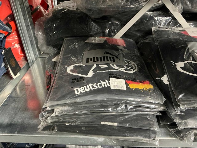 Partij puma love equals football deutschland t-shirts (39x) - afbeelding 3 van  6