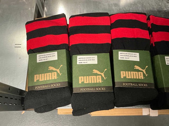 Partij puma sokken black-red (295x) - afbeelding 2 van  5