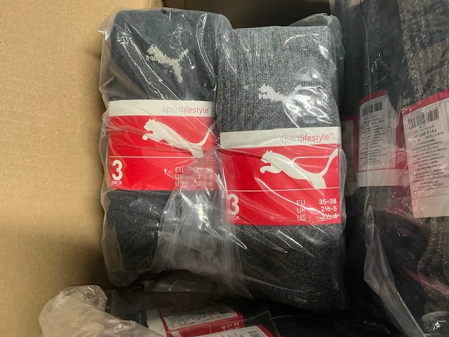 Partij puma/guess/etc sokken (87x) - afbeelding 3 van  6