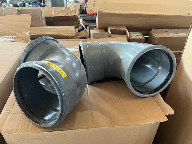 Partij pvc bocht 200mm 87° - afbeelding 1 van  8