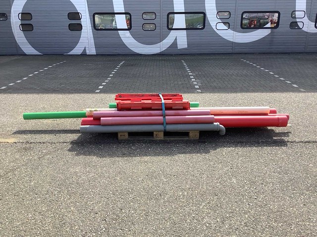 Partij pvc buizen en goten - afbeelding 2 van  8