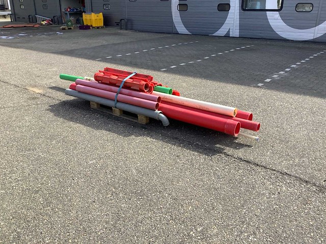 Partij pvc buizen en goten - afbeelding 3 van  8