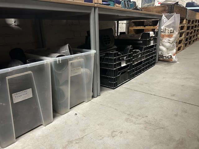 Partij pvc buizen en koppelingen - afbeelding 1 van  6