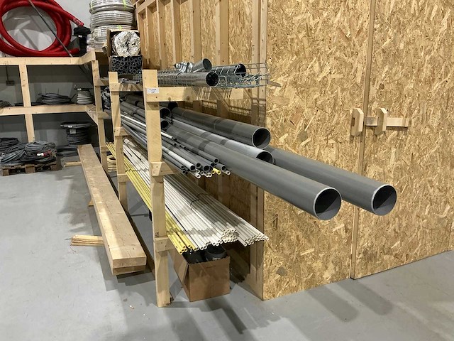 Partij pvc, elektrapijp, kabelgoot en buisisolatie - afbeelding 1 van  14