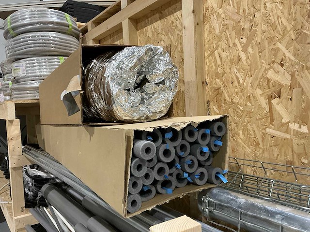 Partij pvc, elektrapijp, kabelgoot en buisisolatie - afbeelding 11 van  14
