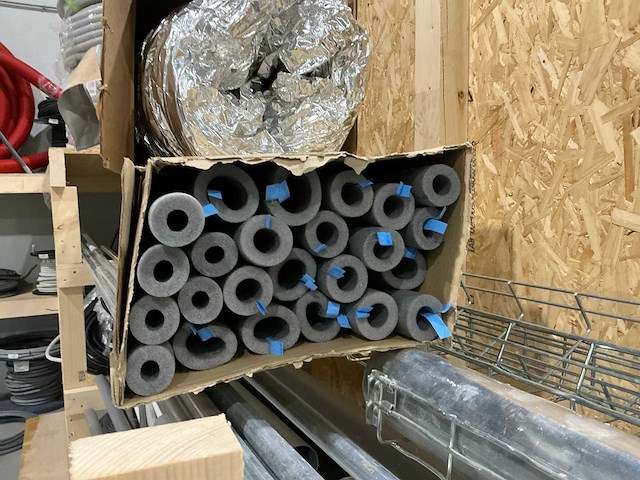 Partij pvc, elektrapijp, kabelgoot en buisisolatie - afbeelding 12 van  14