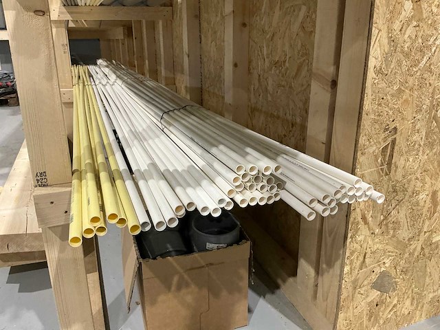 Partij pvc, elektrapijp, kabelgoot en buisisolatie - afbeelding 13 van  14