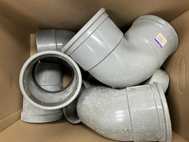 Partij pvc en bevestigingsmaterialen - afbeelding 3 van  9