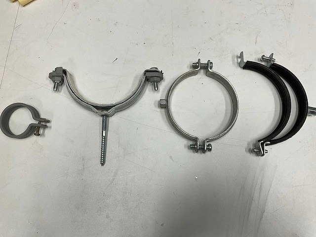 Partij pvc en bevestigingsmaterialen - afbeelding 9 van  9