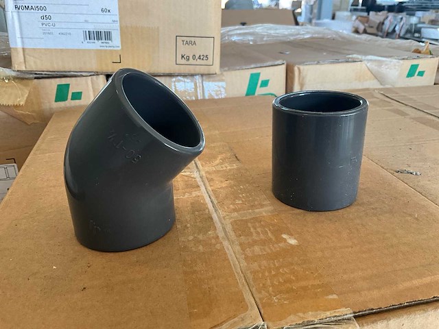 Partij pvc hulpstukken ø50mm - afbeelding 1 van  9