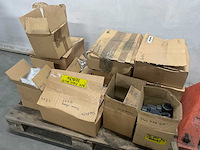 Partij pvc hulpstukken en aansluitmaterialen - afbeelding 1 van  11