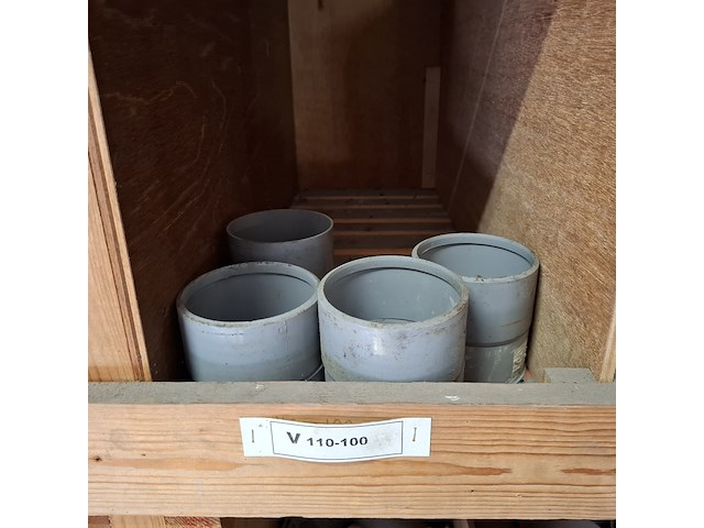 Partij pvc hulpstukken in stelling - afbeelding 5 van  52