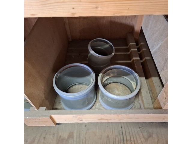 Partij pvc hulpstukken in stelling - afbeelding 14 van  52