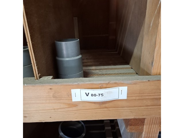 Partij pvc hulpstukken in stelling - afbeelding 15 van  52