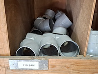 Partij pvc hulpstukken in stelling - afbeelding 20 van  52