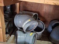 Partij pvc hulpstukken in stelling - afbeelding 36 van  52