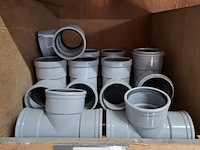 Partij pvc hulpstukken in stelling - afbeelding 39 van  52