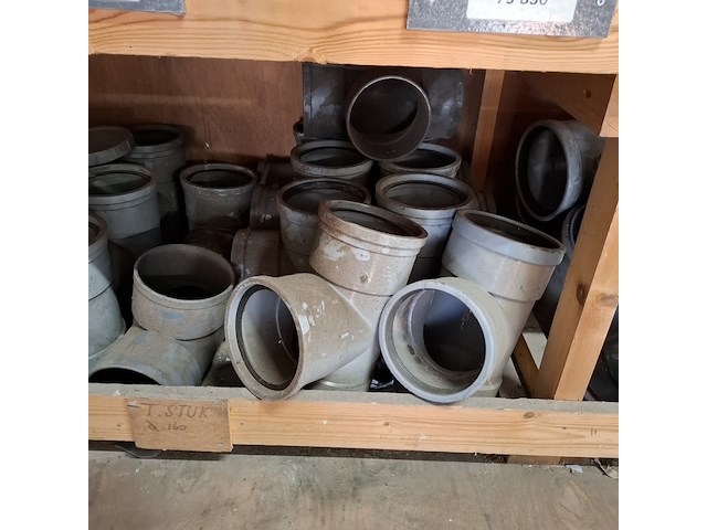 Partij pvc hulpstukken in stelling - afbeelding 44 van  52