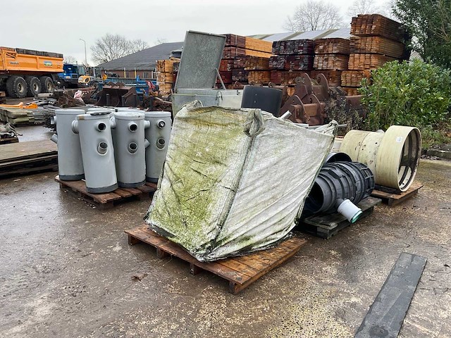 Partij pvc hulpstukken - afbeelding 1 van  5