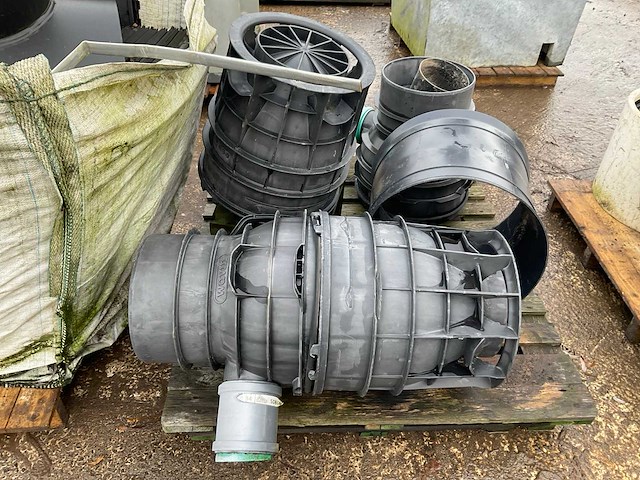 Partij pvc hulpstukken - afbeelding 3 van  5