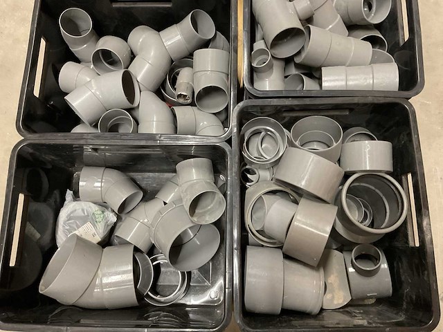 Partij pvc hulpstukken - afbeelding 2 van  9