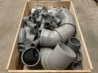 Partij pvc hulpstukken - afbeelding 1 van  4