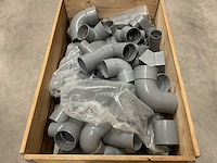 Partij pvc hulpstukken - afbeelding 1 van  4