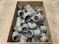 Partij pvc hulpstukken - afbeelding 1 van  3