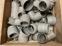 Partij pvc hulpstukken - afbeelding 2 van  3