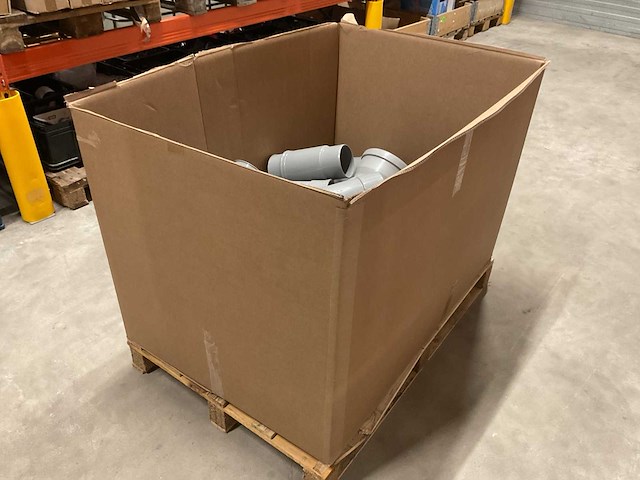 Partij pvc hulpstukken - afbeelding 2 van  2