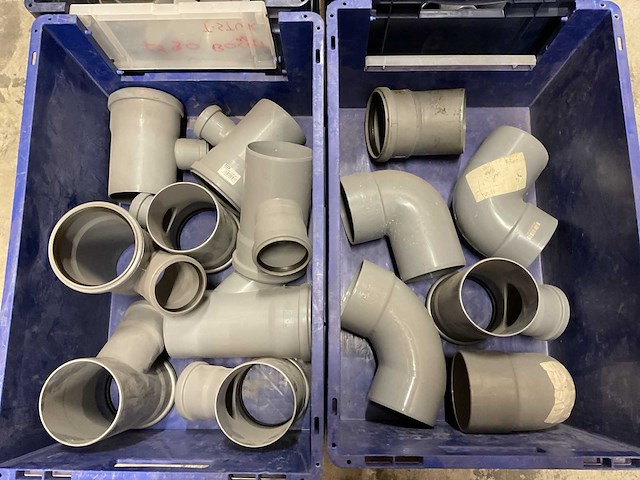 Partij pvc hulpstukken - afbeelding 2 van  7