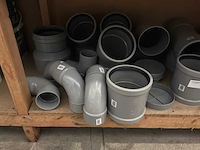 Partij pvc hulpstukken - afbeelding 2 van  4