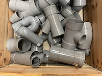 Partij pvc hulpstukken - afbeelding 2 van  3