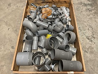 Partij pvc hulpstukken - afbeelding 1 van  3