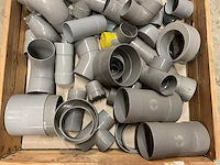 Partij pvc hulpstukken - afbeelding 2 van  3