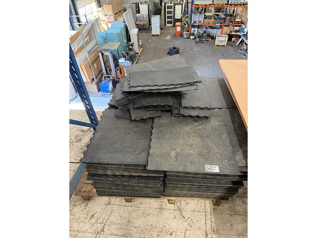 Partij pvc kliktegels, 85 m2 - afbeelding 1 van  2