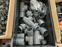 Partij pvc koppelingen en kogelkranen - afbeelding 9 van  13