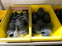 Partij pvc koppelingen - afbeelding 8 van  9