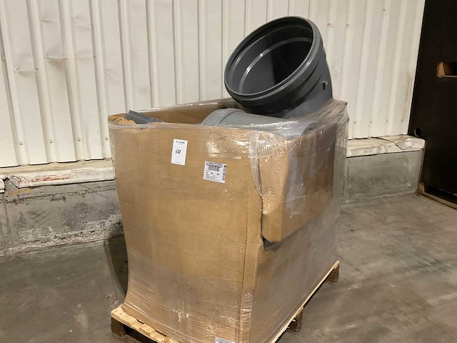 Partij pvc koppelingen - afbeelding 1 van  2