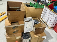 Partij pvc koppelstukken divers - afbeelding 1 van  8