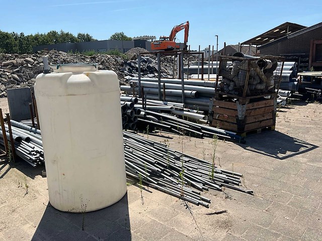 Partij pvc met hulpstukken - afbeelding 6 van  9