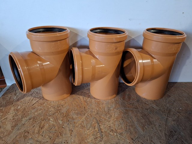 Partij pvc riolerings- of avoersystemen - afbeelding 15 van  21