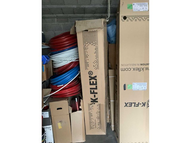 Partij pvc verloopstukken, waterleiding en verwarmingsbuis isolatie - afbeelding 3 van  17