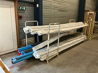 Partij pvcbuizen met 2 bokken - afbeelding 1 van  8