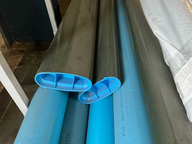 Partij pvcbuizen met 2 bokken - afbeelding 5 van  8