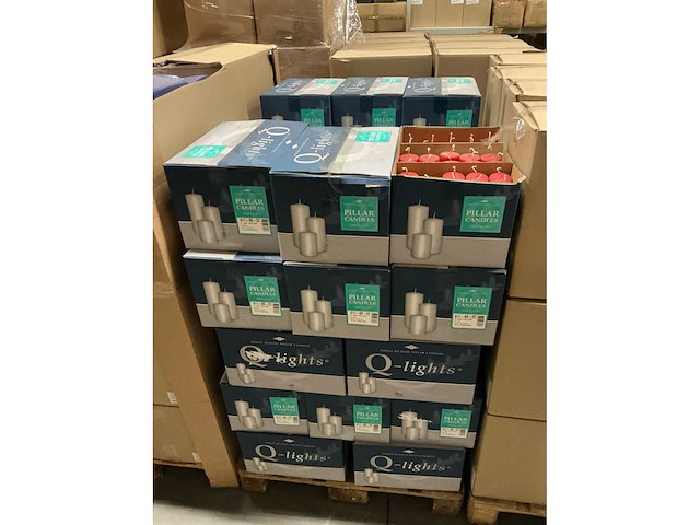 Partij q-lights pillar candles robijn 50x80mm (2759x) - afbeelding 3 van  3