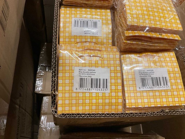 Partij quadro yellow 10,5x10,5x10,5cm (2120x) - afbeelding 3 van  5